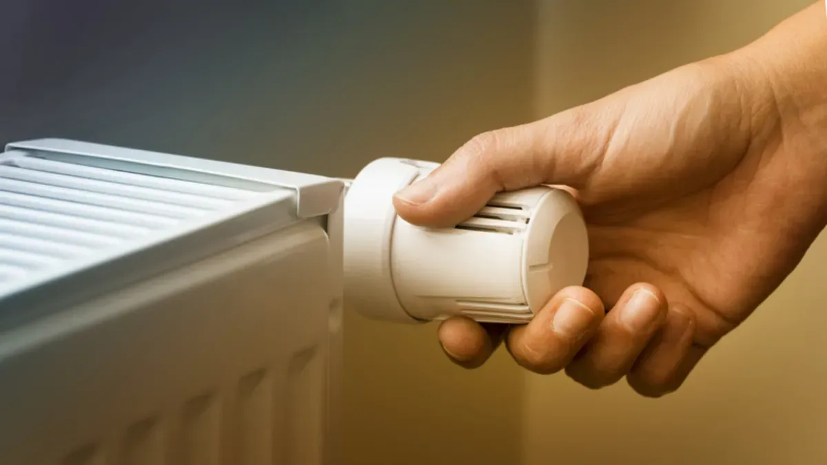 Vypínat radiátory úplně? Může to paradoxně zvýšit spotřebu energie