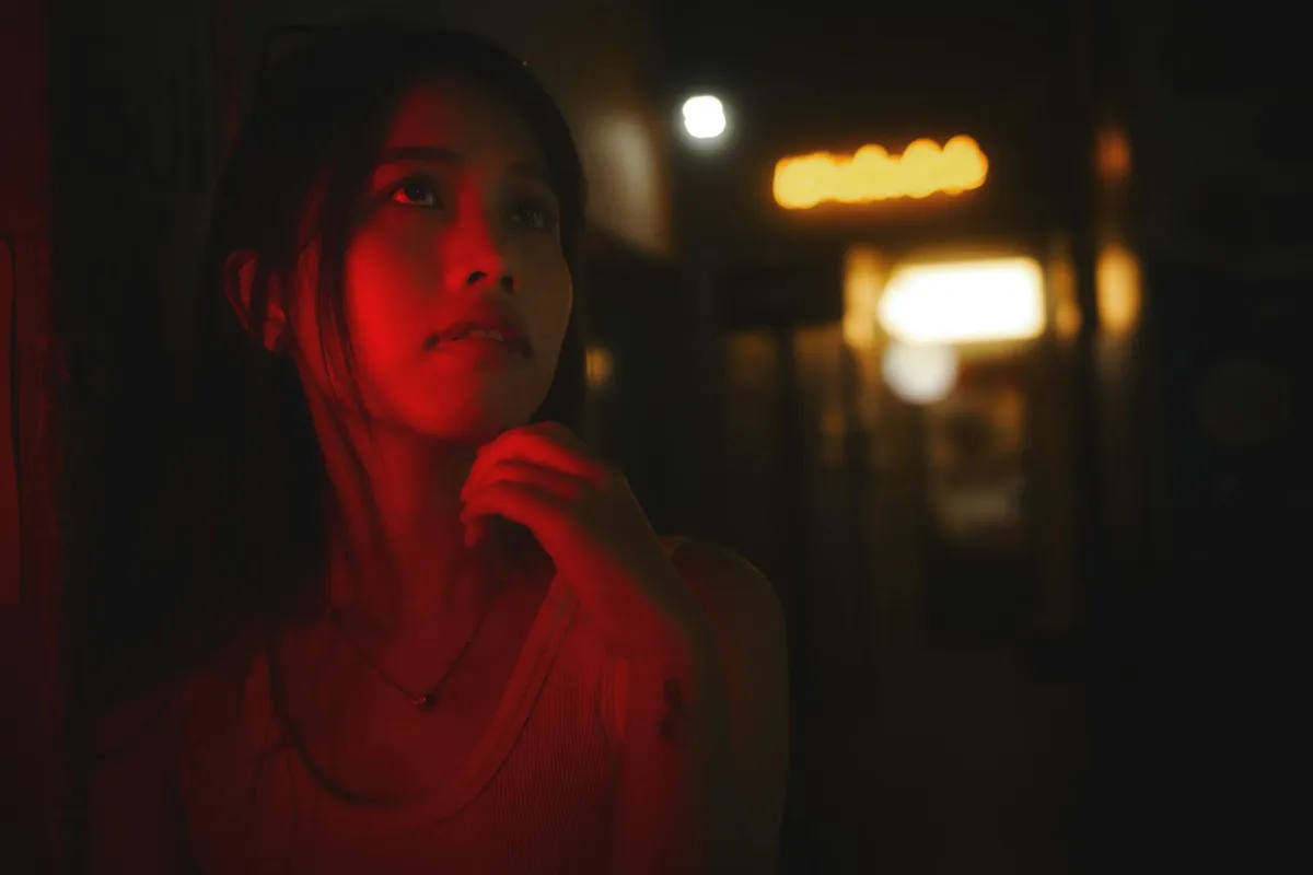 Neviditelná izolace: jak nás dvojakost společnosti činí osamělými